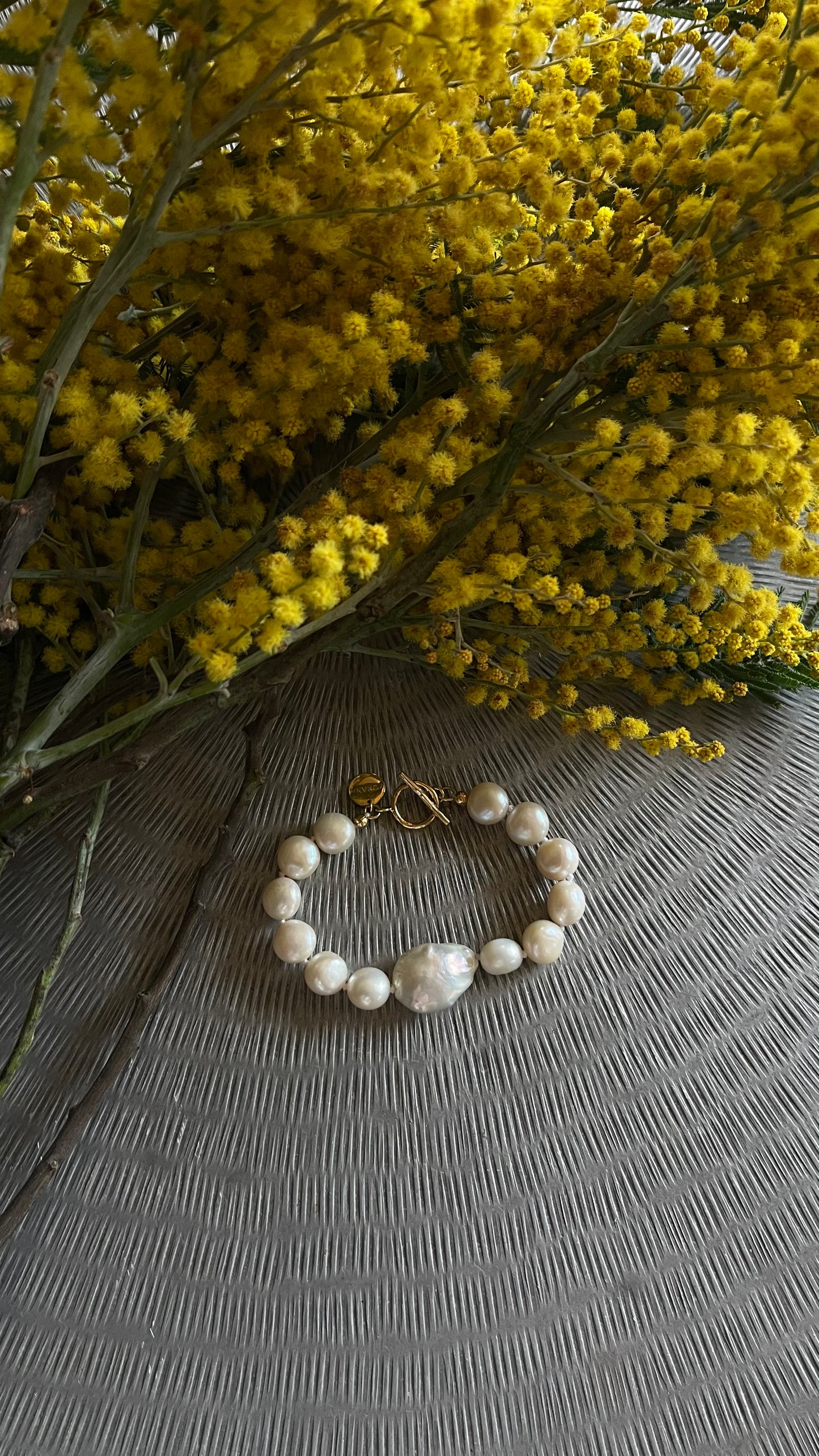 pearls bracelet with baroque pearl