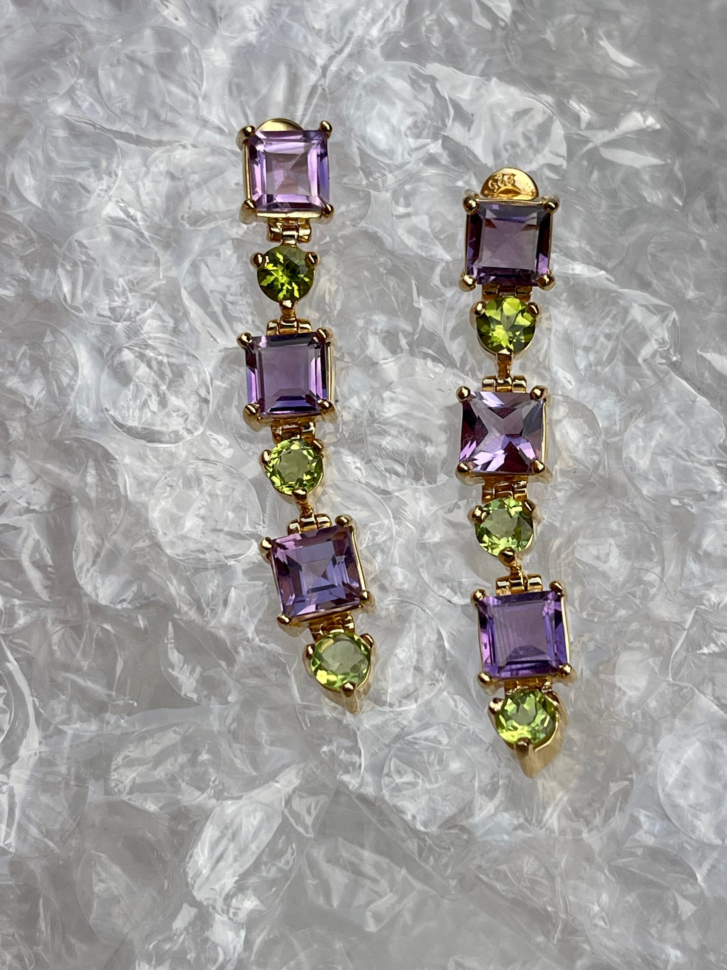 Amethysts and peridots in 925 Silver, plated with 18k Gold Earrings