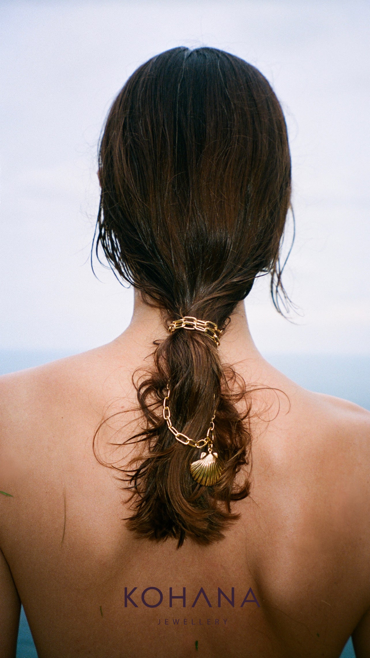 chain necklace, summer style, gold plated silver jewellery, pearls earrings, shell necklace, luxury style, elegant jewellery