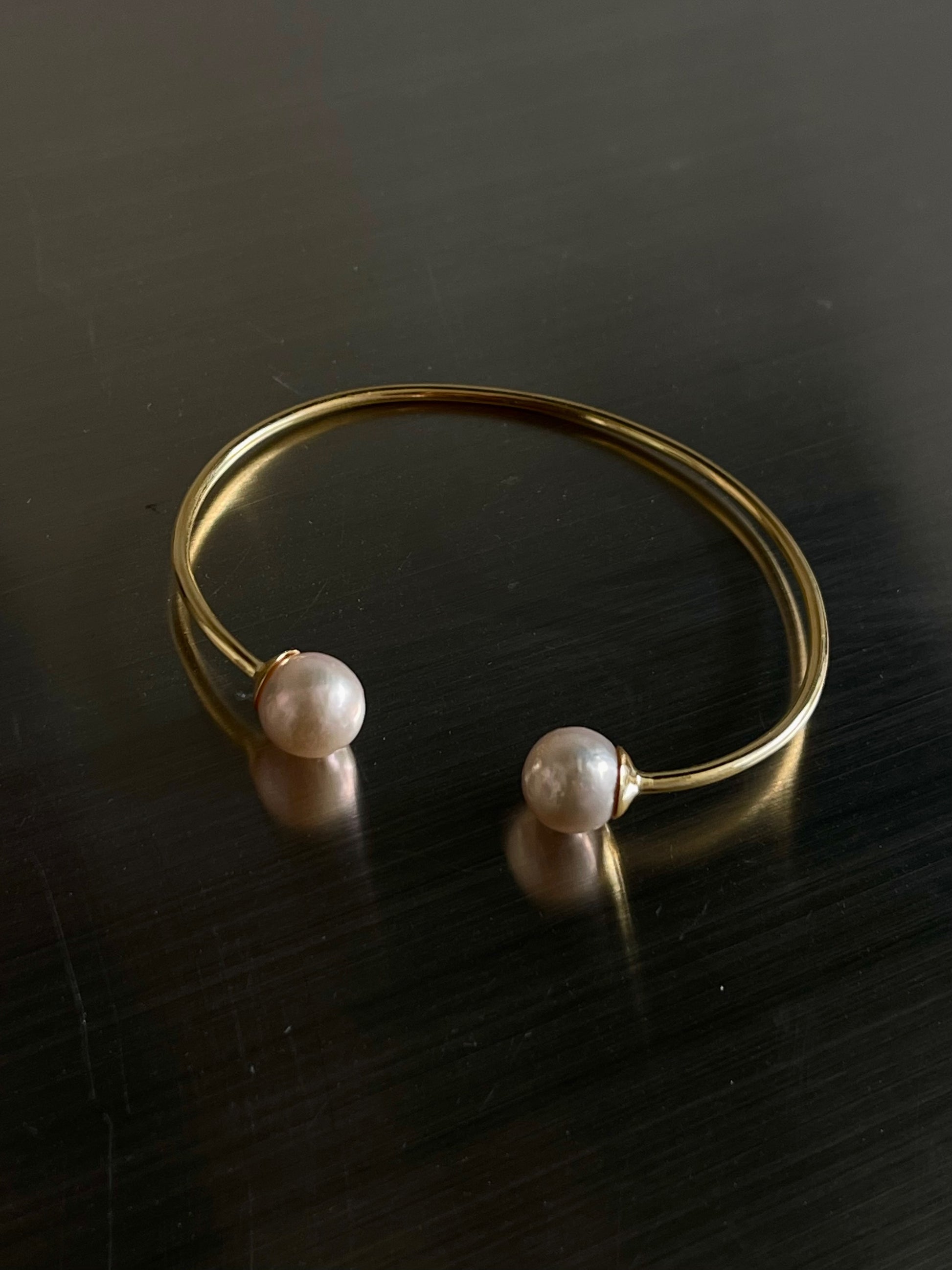 cuff bracelet with pearls, handcrafted jewellery, present Ideas, Bali jewellery brand