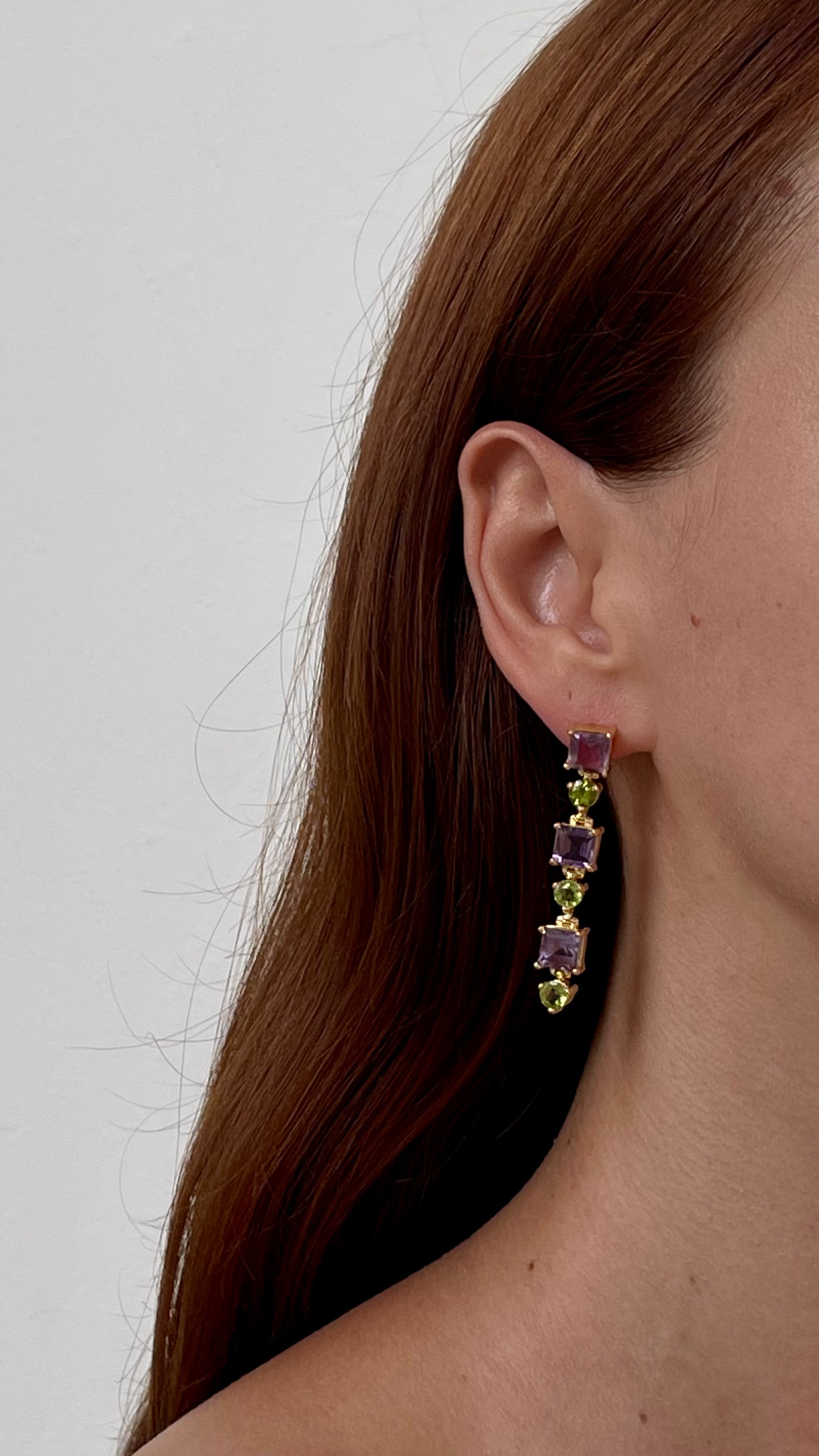 colorful earrings of Amethysts and peridots in 925 Silver, plated with 18k Gold 
