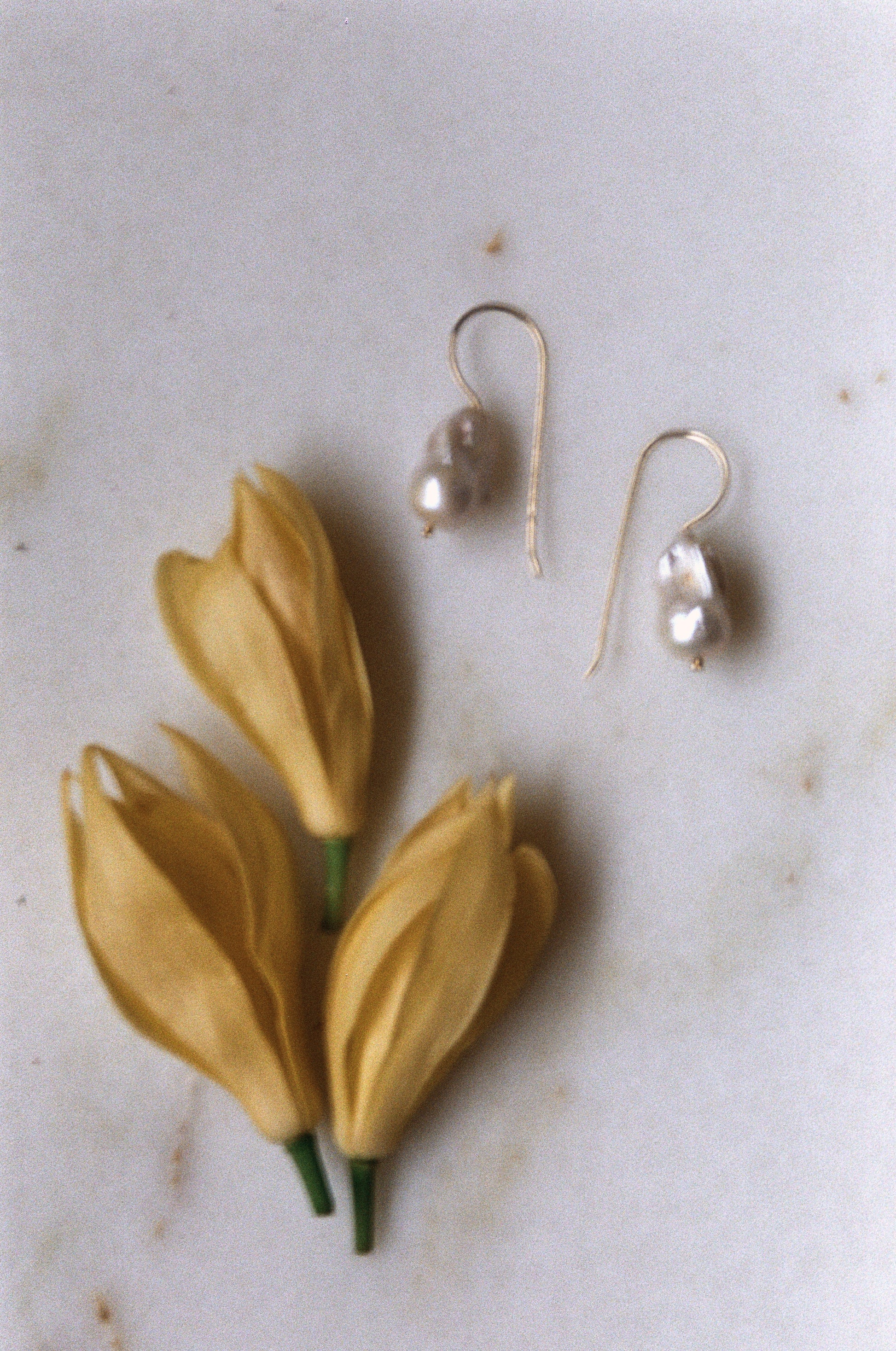 gorgeous earrings with baroque pearls, fine jewelry, baroque pearls, earrings, wedding jewelry, luxury earrings with pearls 