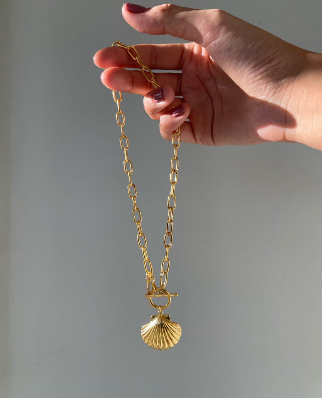 chain necklace, summer style, gold plated silver jewellery, pearls earrings, shell necklace, luxury style, elegant jewellery 