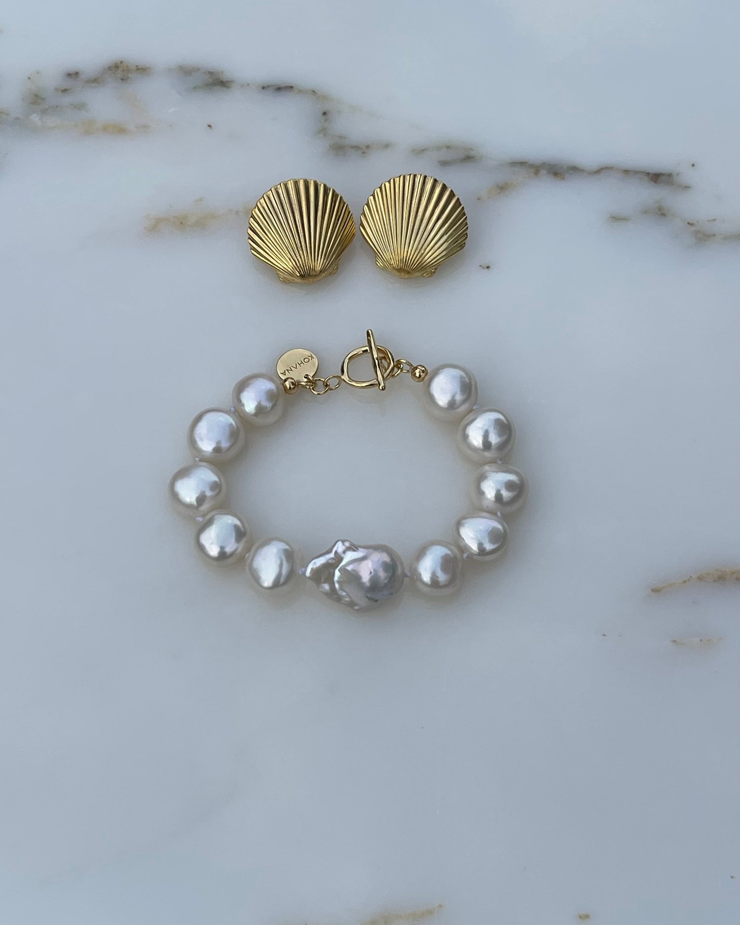 jewellery set includes shells earrings and bracelet with baroque pearl, fine jewellery