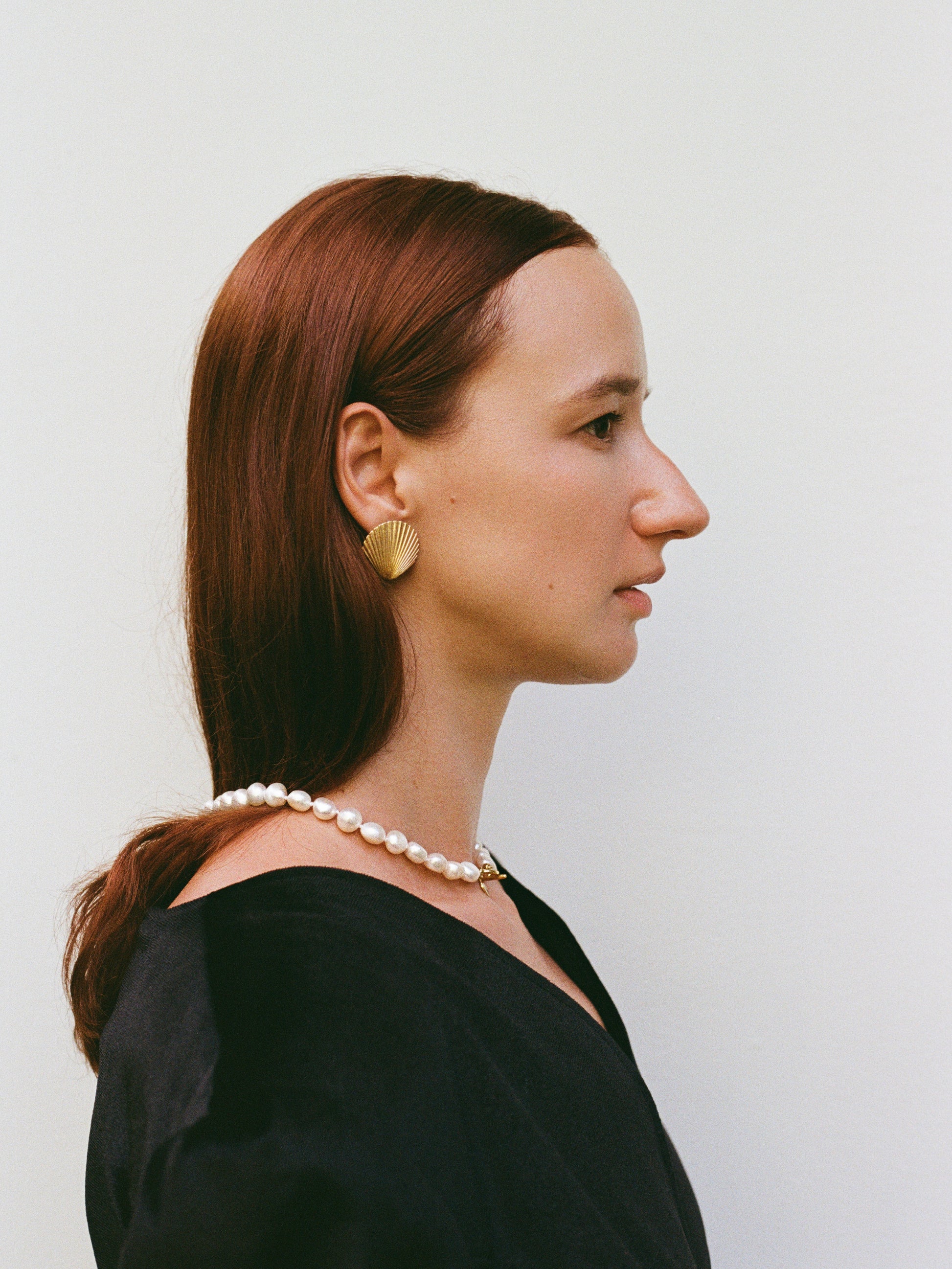 gold shell earrings
