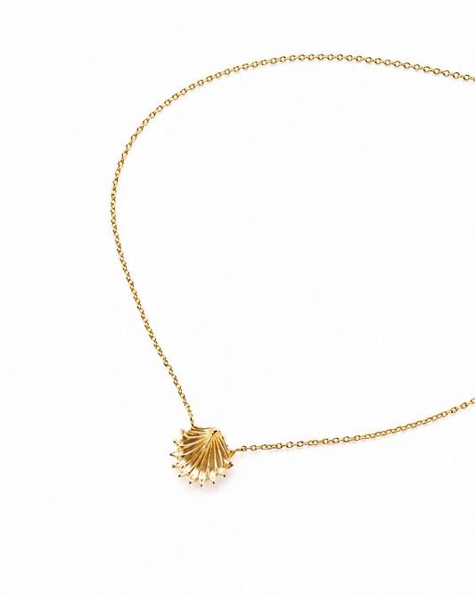 gold plated silver necklace with liitle pendant